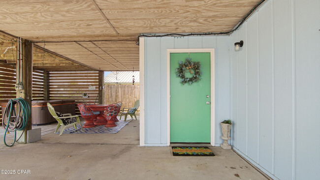 Building Photo - 513 Lantana St