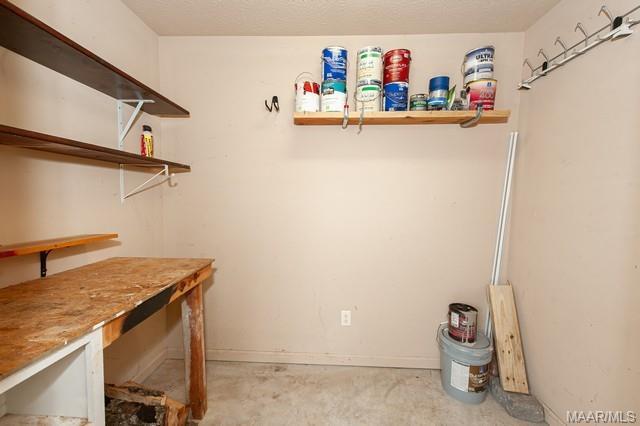 Building Photo - 8740 Lindsey Ln