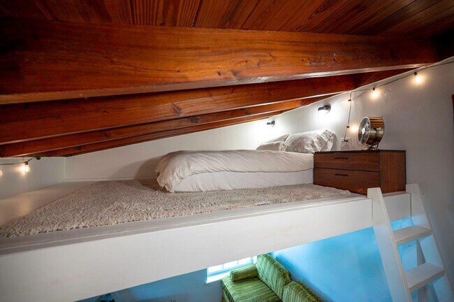 Building Photo - 302 NW 16th St