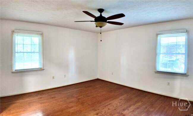 Building Photo - 1409 Bellview Dr