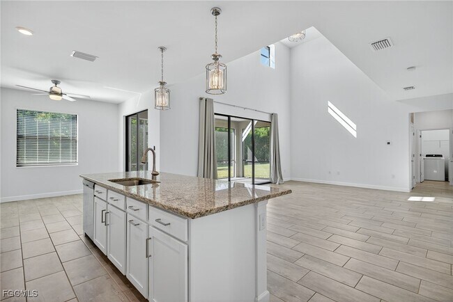 Building Photo - 11484 Canopy Loop