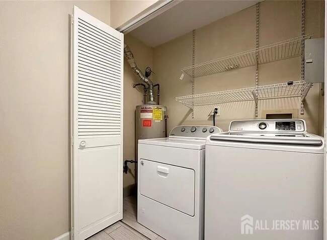 Building Photo - 2313 Bayhead Dr