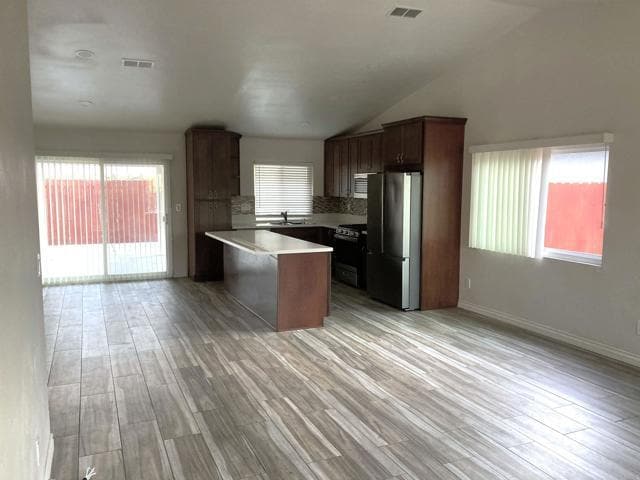 Building Photo - 7561 Skyline Dr