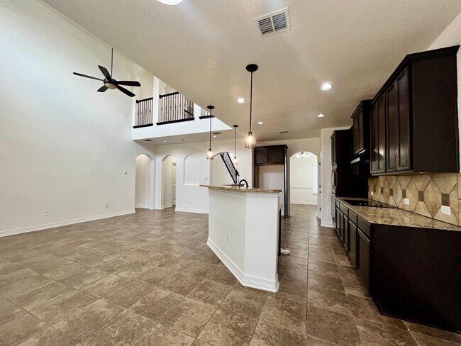 Building Photo - 13724 Altamirano