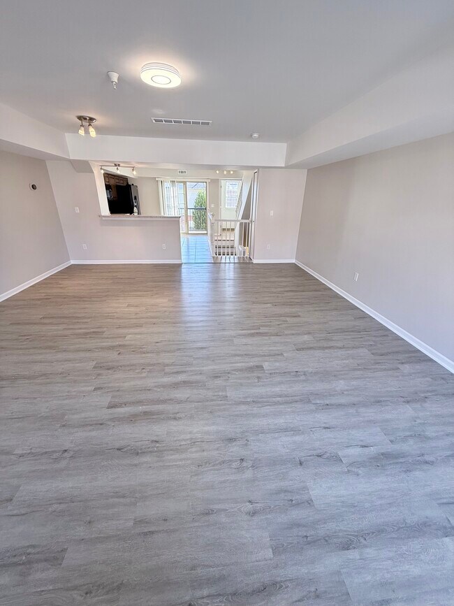 Building Photo - 14072 Lakeside Blvd N