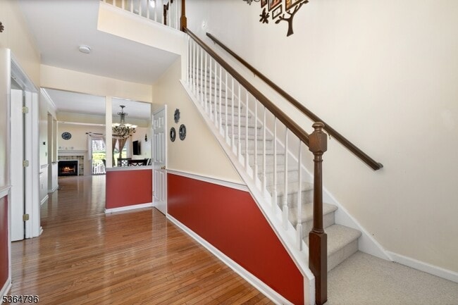 Building Photo - 28 Pinfold Ct