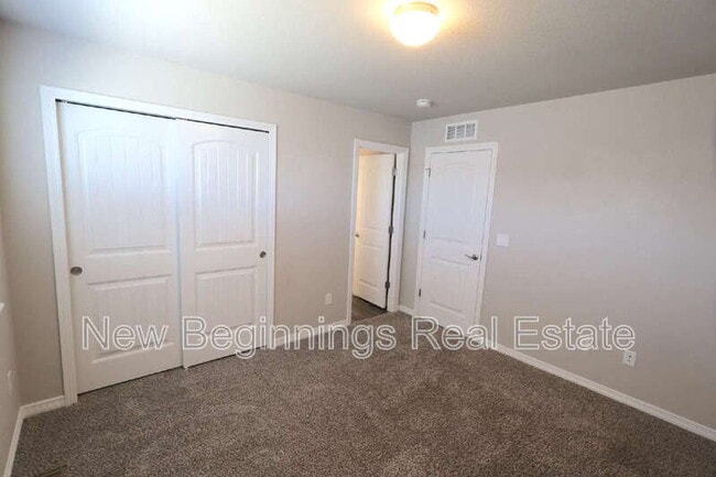 Building Photo - 4834 Olympus Dr