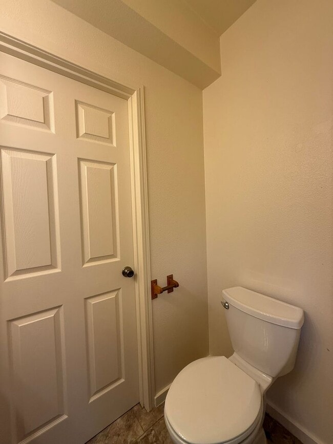 Building Photo - $500 Off Move In Costs!! Updated Farm House