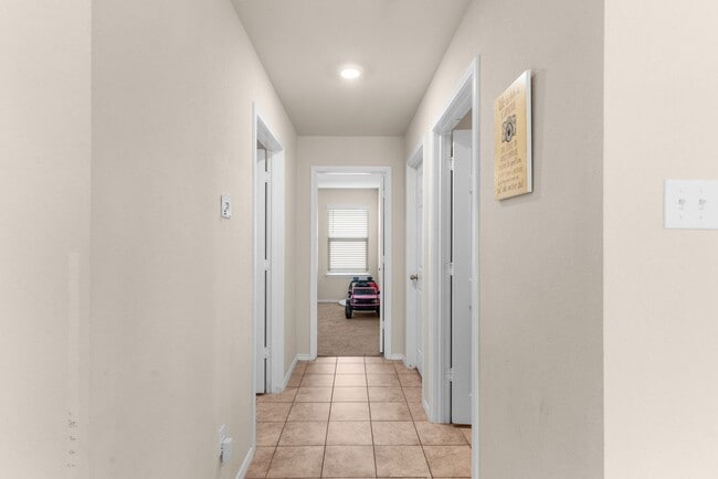 Building Photo - 4-bedroom 2-bathroom house!  Close to Fort Hood! HOUSING ACCEPTED! NO APP AND ADMIN FEES!