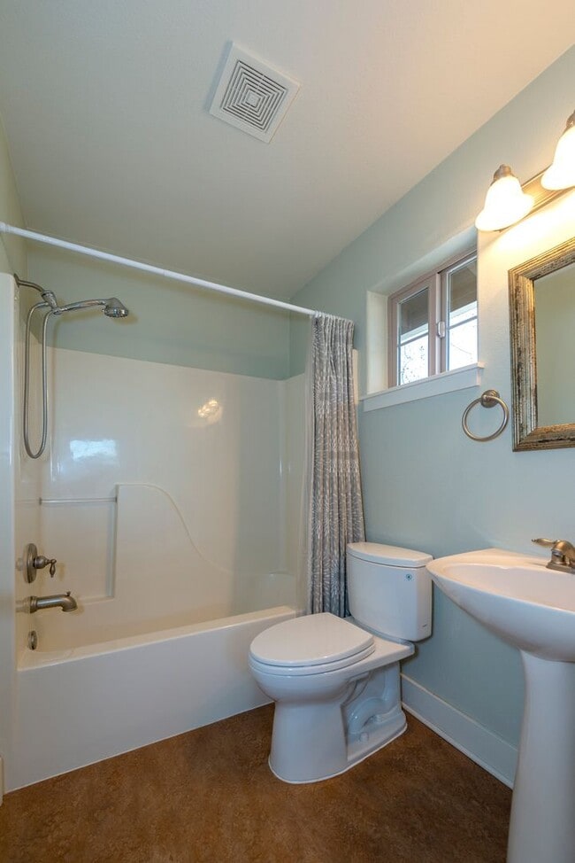 Building Photo - SOUGHT AFTER PENCE PLACE TOWNHOME; DUAL PRIMARY SUITES & SOLAR! MUST SEE!!