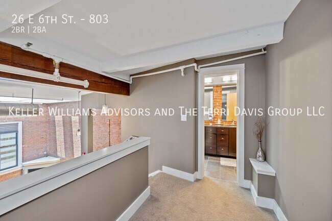 Building Photo - 26 E 6th St