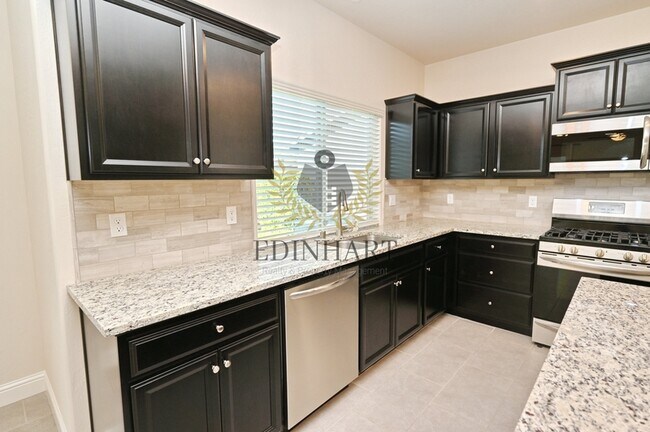 Building Photo - 645 Blue Oak Lane W