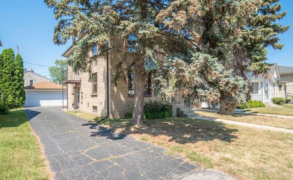 Building Photo - 7936 W Becher St