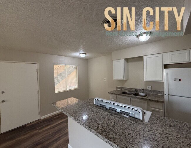 Building Photo - 2659 S Van Patten St