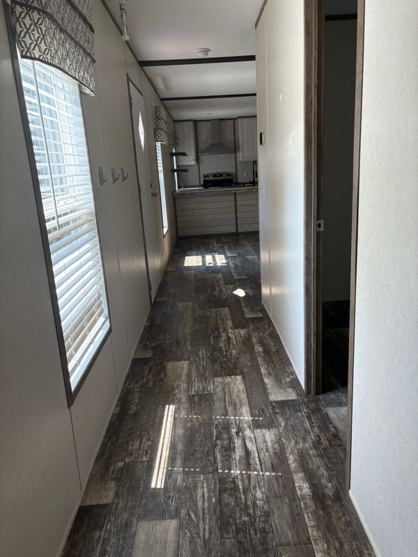 Building Photo - 208 Daily Rd