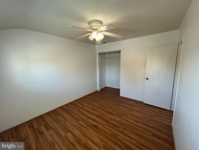 Building Photo - 7908 Wallace Rd