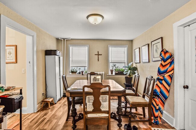 Building Photo - 126 N Franklin St