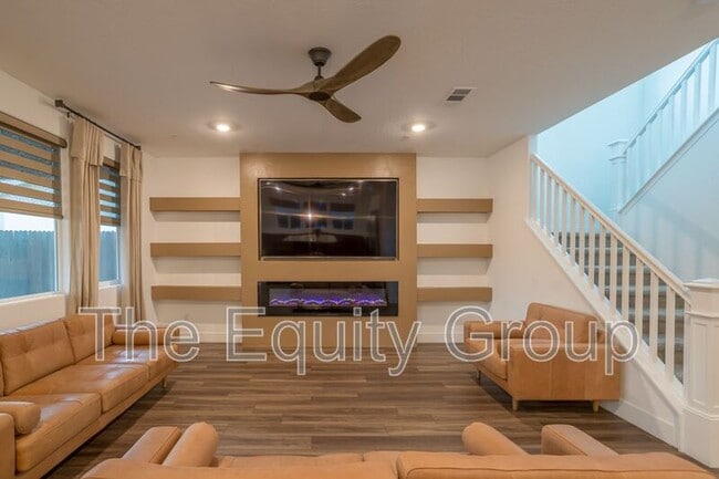 Building Photo - 145 E Taylor Ave