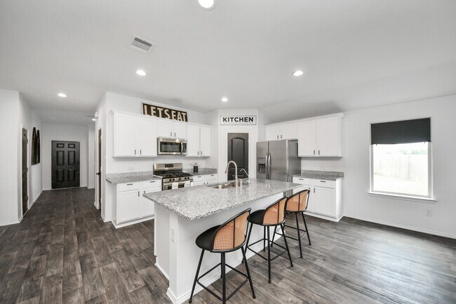 Building Photo - 22939 San Giorgio Ct