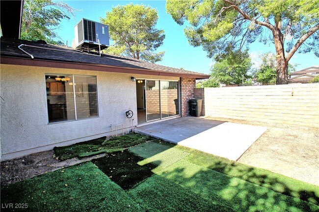 Building Photo - 2349 Canfield Dr