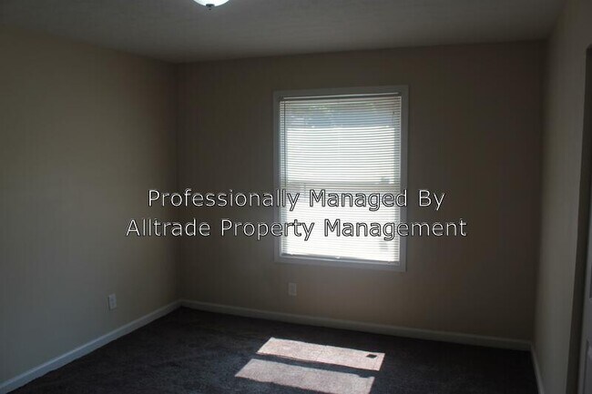 Building Photo - 2020 Peabody Ln