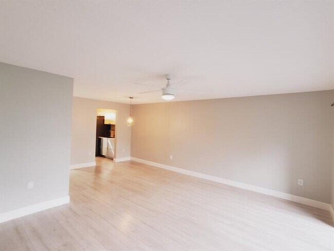 Building Photo - 1021 Mockingbird Ln