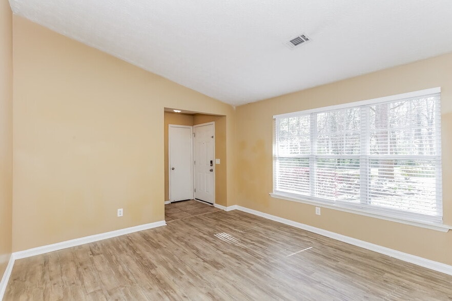 Building Photo - 6761 Timbers E Dr