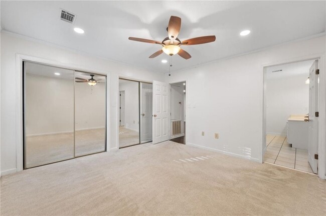 Building Photo - 2104 Pine Heights Dr NE