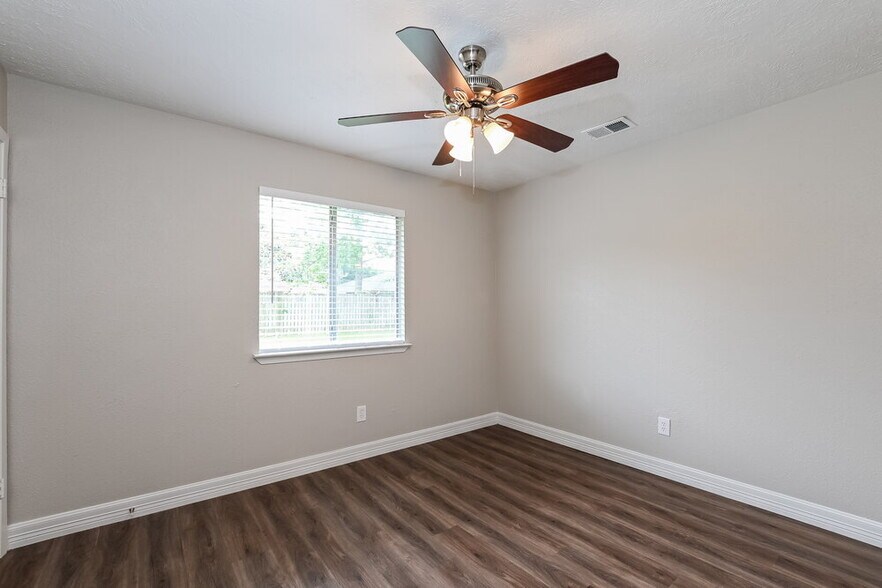 Building Photo - 2823 Woodhall Ct