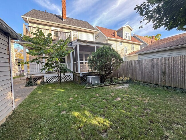 Building Photo - Charming 3-Bedroom Home in the Heart of Cl...