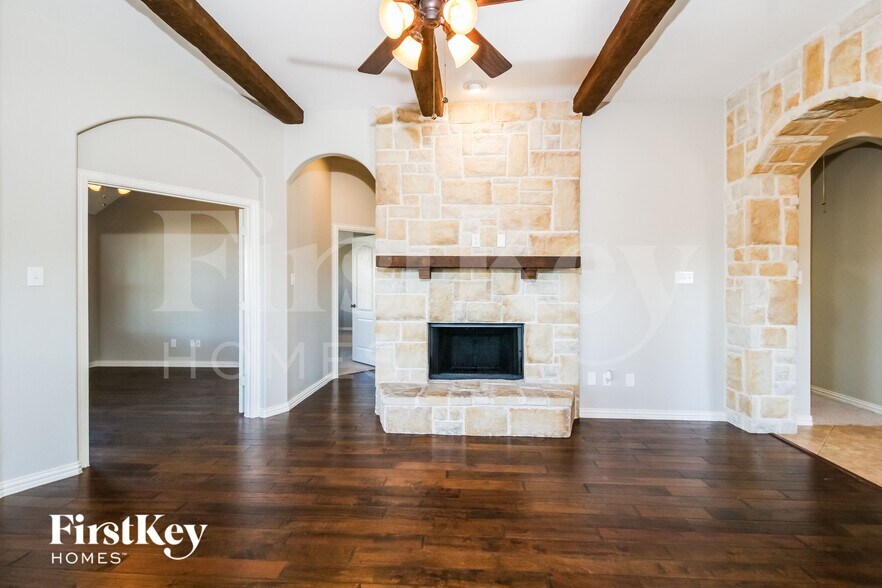 Building Photo - 206 Lavaca Dr