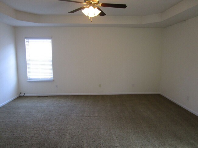 Building Photo - 5004-5006 Carrie Ridge Dr.