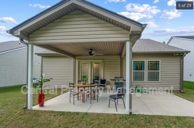 Building Photo - 487 Timberwood Dr