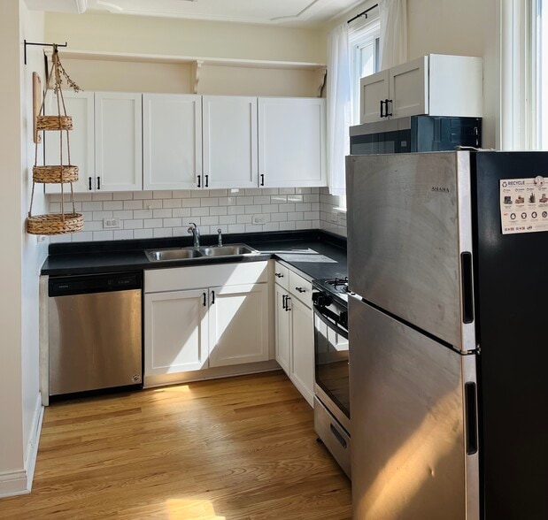 Building Photo - 2318 W 19th St