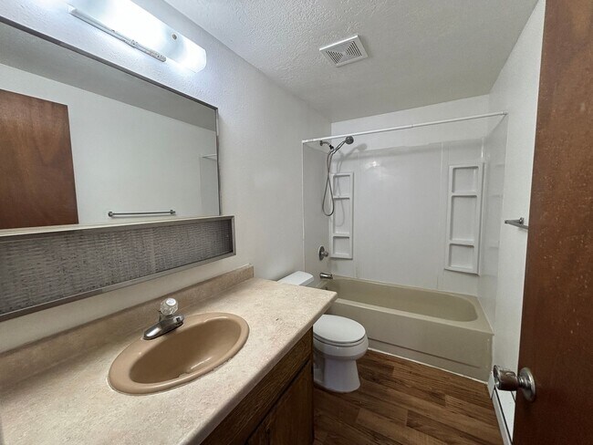 Building Photo - 3984 Ethel Ln