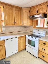 Building Photo - 349 Detterline Dr