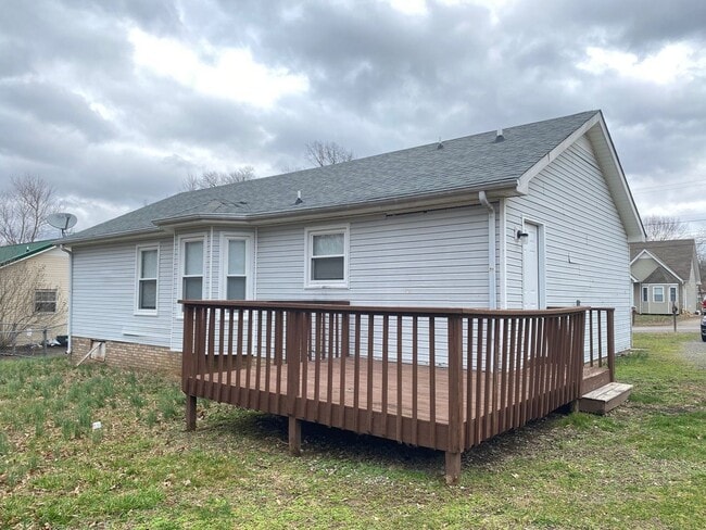 Building Photo - Newly Remodeled! 3Bdr/2Ba Home