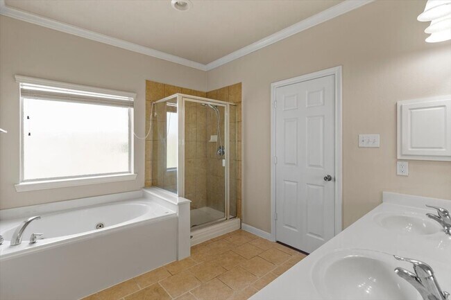 Building Photo - 18215 Canyon Cypress Ln