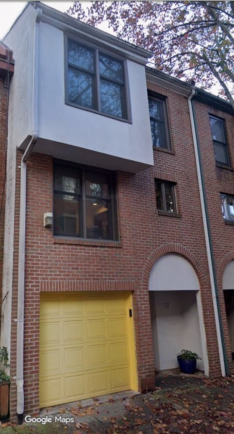 Building Photo - 2044 Appletree St