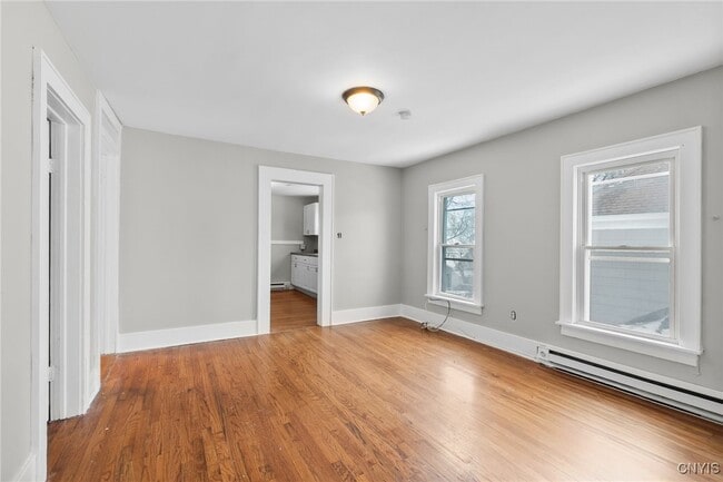 Building Photo - 200 Center St