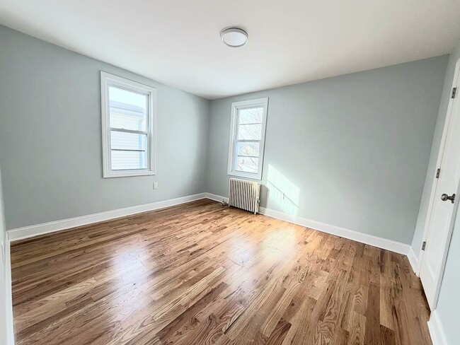 Building Photo - 133 E Grant Ave