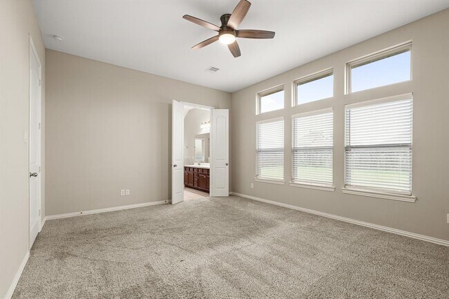 Building Photo - 24315 Devon Park Dr