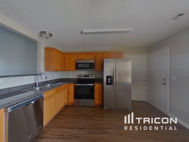 Building Photo - 2141 Deer Valley Dr