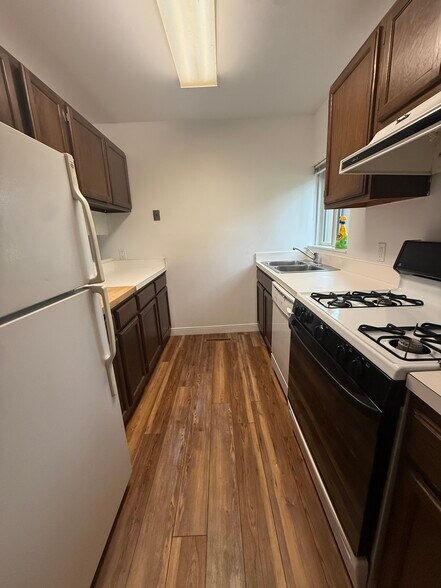 Building Photo - 1051 Danby Rd