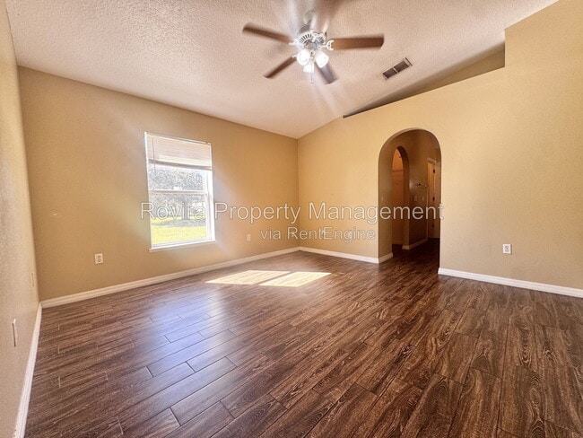 Building Photo - 5536 Sycamore Canyon Dr