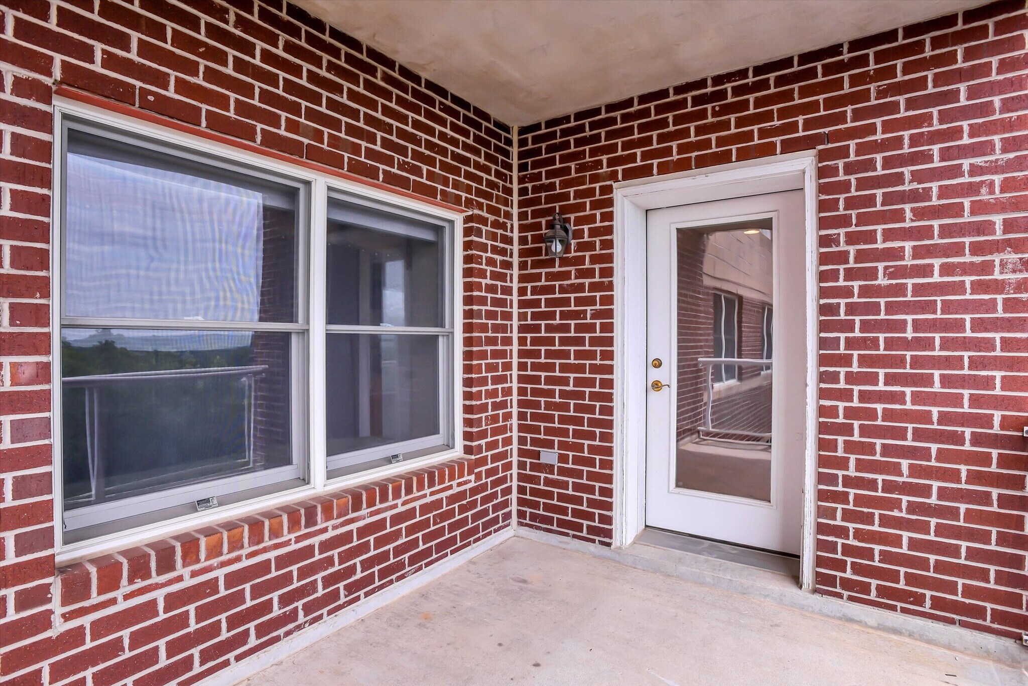 Building Photo - 12240 Roundwood Rd