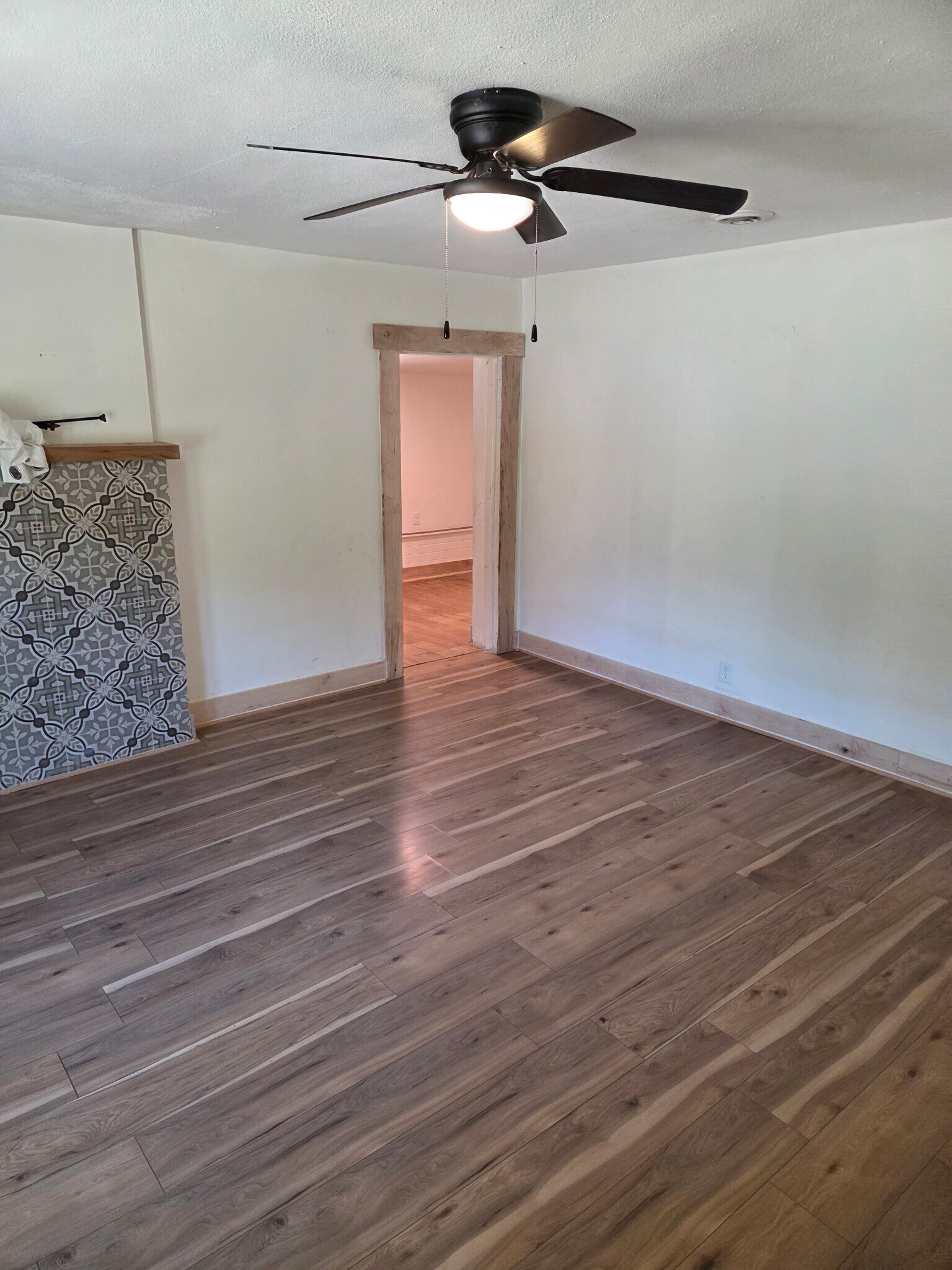 Living room leading to front door and mud-room - 530 N Royal Ave