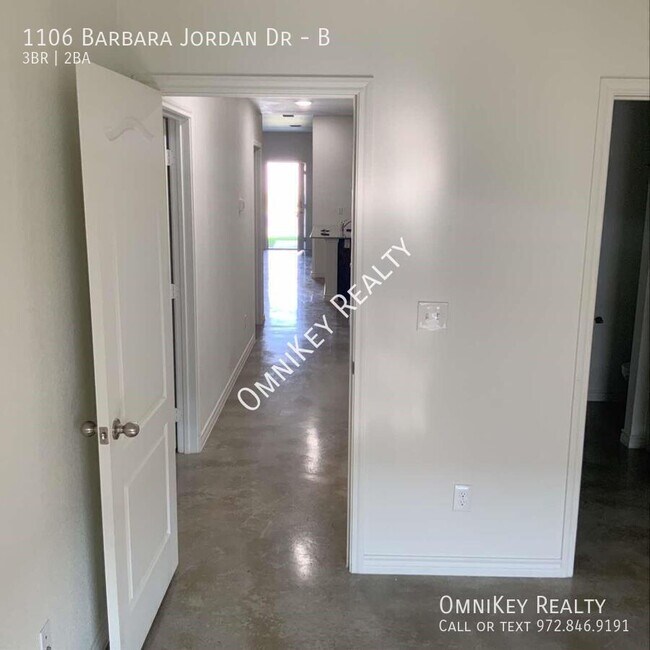 Building Photo - 1106 Barbara Jordan St