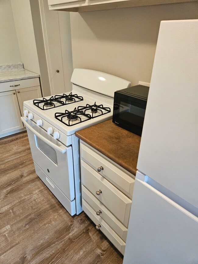 Building Photo - 12900 Lake Ave