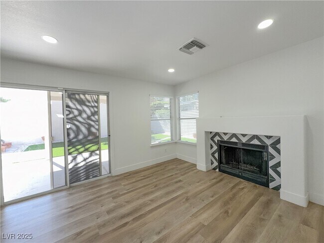 Building Photo - 80 Sea Holly Way